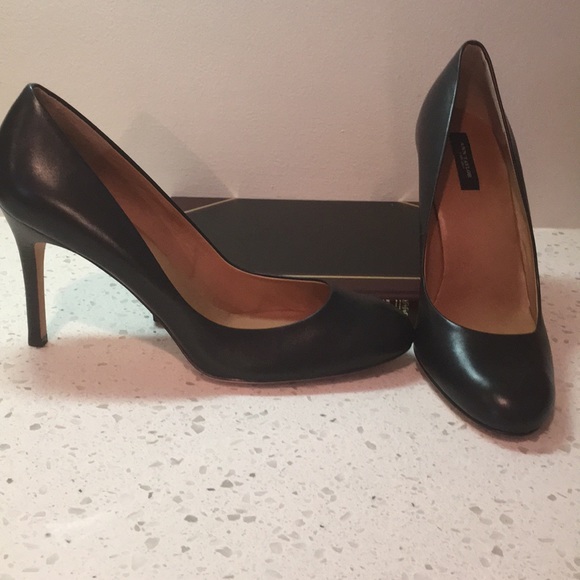 ann taylor black pumps